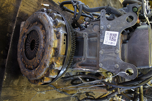 Двигатель вид с боку Renault dci 6A