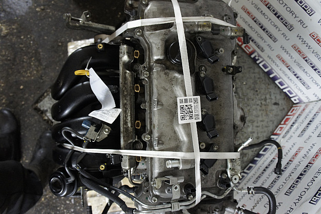 Фотография контрактного двигателя сверху  
