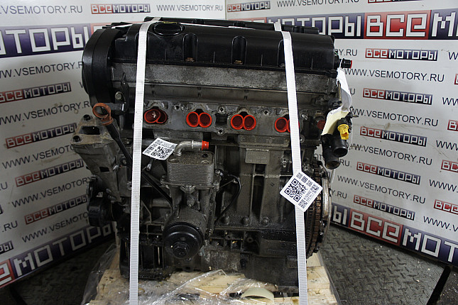 Двигатель вид с боку CITROËN RFJ-EW10A