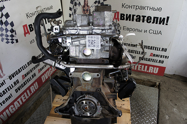 Двигатель вид с боку Mitsubishi 4D56 HP