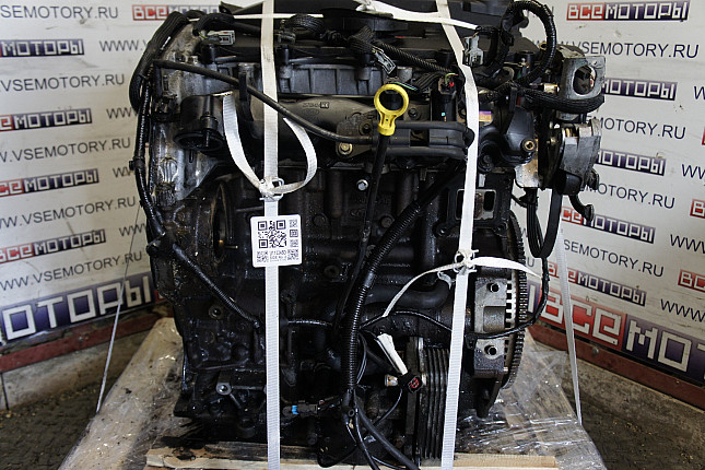 Двигатель вид с боку Ford HJBA
