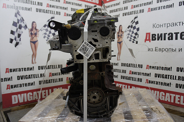 Двигатель вид с боку Renault K4M D 812