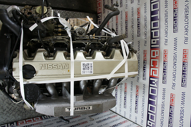 Фотография контрактного двигателя сверху NISSAN RD28T