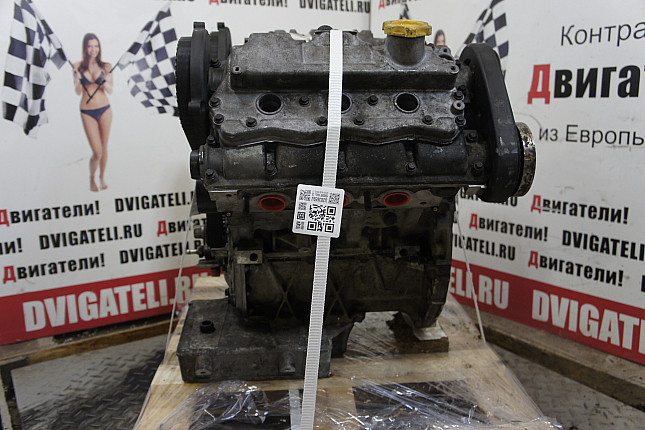 Двигатель вид с боку Land Rover 25 K4F