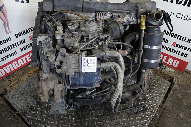 Двигатель вид с боку Renault S8U 762