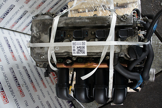 Фотография контрактного двигателя сверху TOYOTA 1ZZ-FE