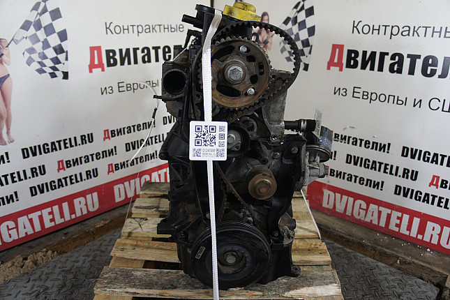 Двигатель вид с боку Renault K9K 832