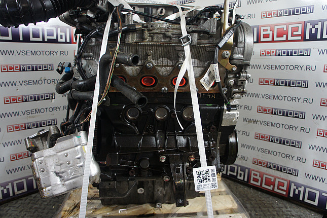Двигатель вид с боку RENAULT F4R 830