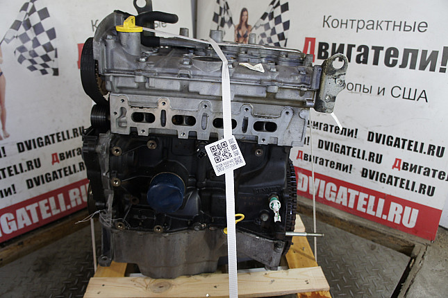 Двигатель вид с боку Renault K4M 720