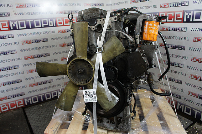Двигатель вид с боку MERCEDES-BENZ OM 601.912