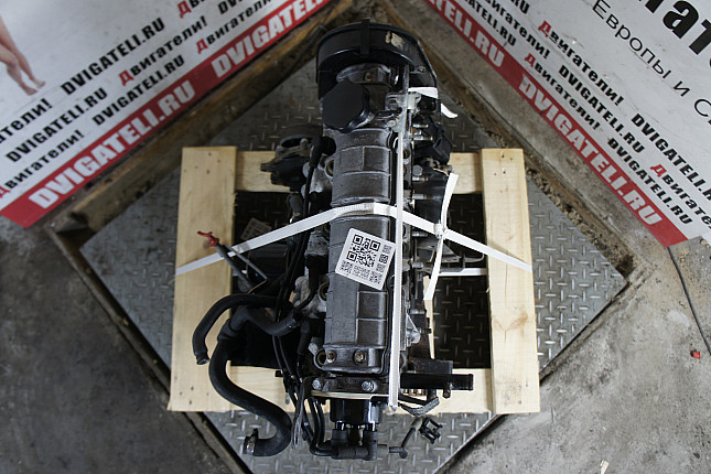 Фотография контрактного двигателя сверху Volvo B 18 KP