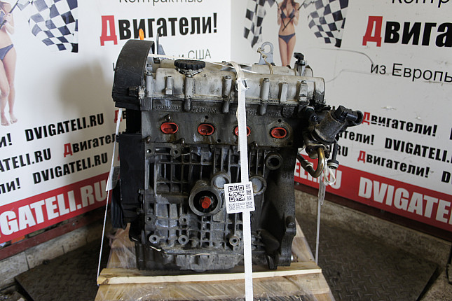 Двигатель вид с боку VW AXP