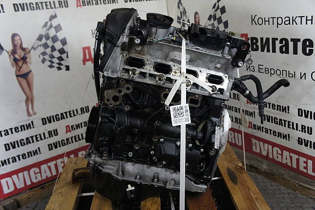 Двигатель вид с боку Audi CDNC