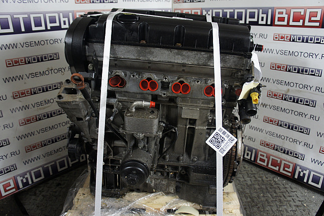 Двигатель вид с боку CITROËN RFJ-EW10A