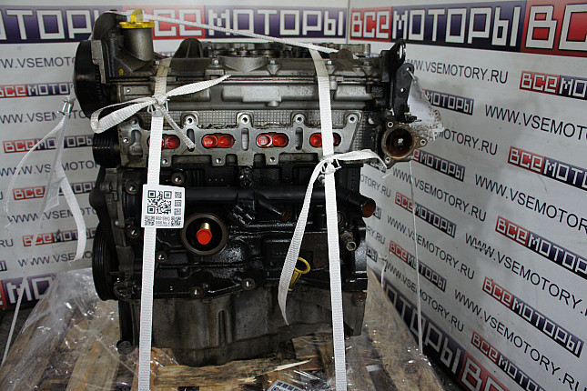 Двигатель вид с боку Renault K4M 761