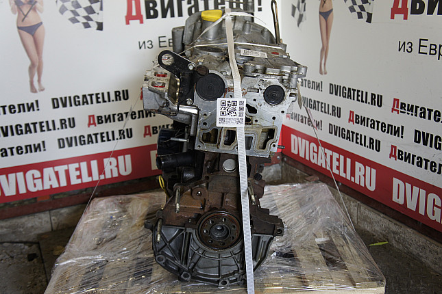 Двигатель вид с боку Renault K4M 761