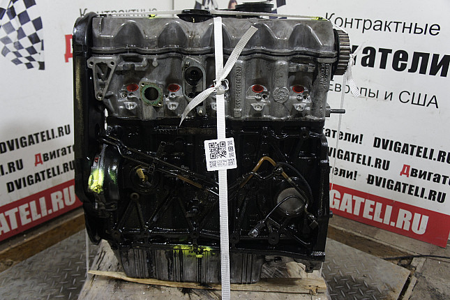Двигатель вид с боку Volvo D 5252 T
