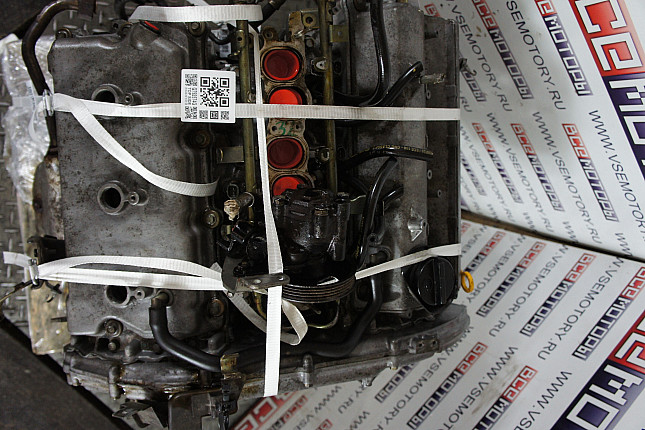 Фотография контрактного двигателя сверху NISSAN VQ30DE