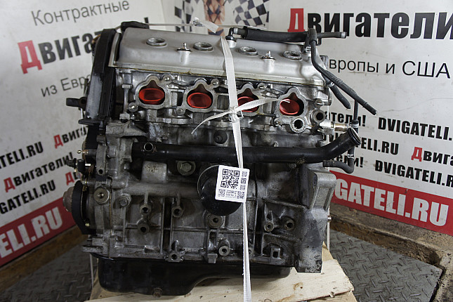 Двигатель вид с боку Honda F20A4