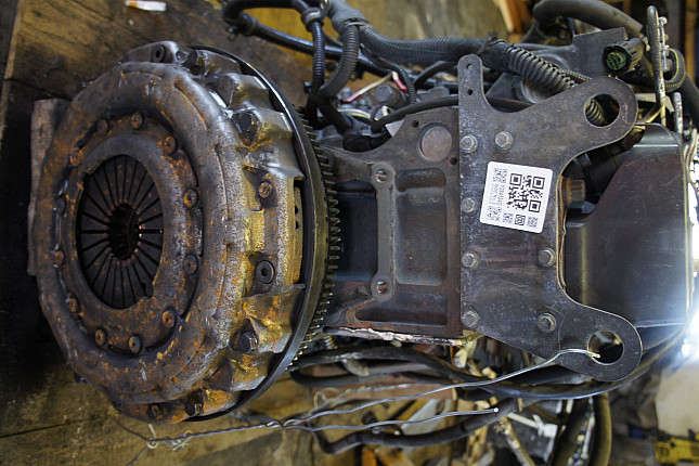Двигатель вид с боку Renault dci 6A