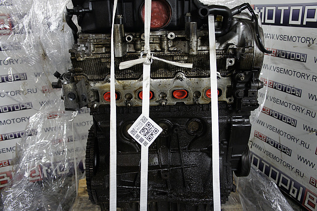 Двигатель вид с боку RENAULT F4PA76C
