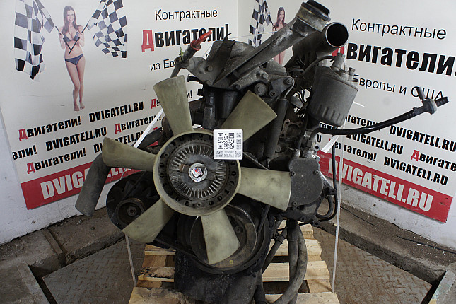 Двигатель вид с боку Audi ABK