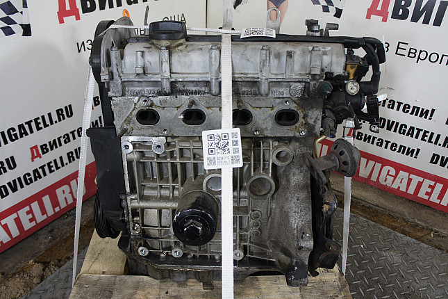 Двигатель вид с боку VW AHW