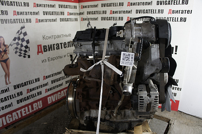 Двигатель вид с боку Land Rover 244DT