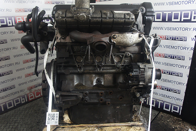 Двигатель вид с боку RENAULT S8U 770