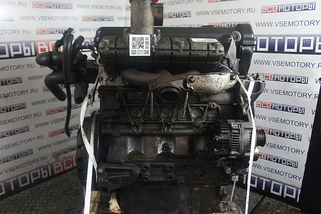 Двигатель вид с боку RENAULT S8U 770