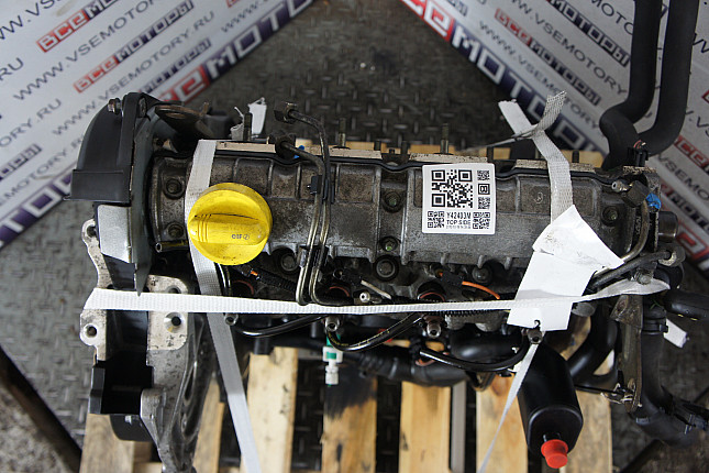 Фотография контрактного двигателя сверху RENAULT F8Q632