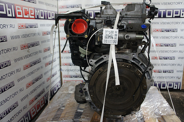 Двигатель вид с боку MAZDA L813