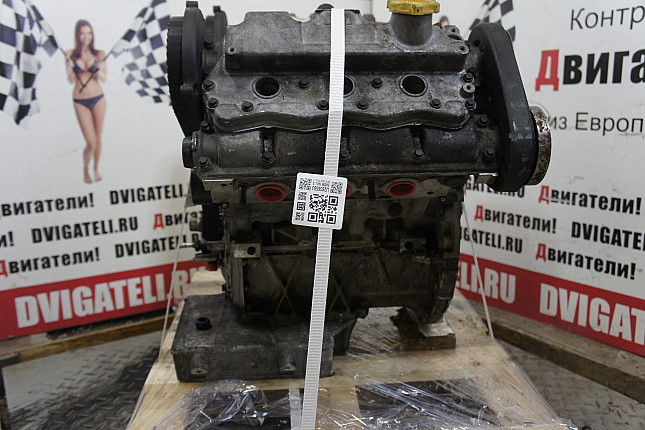 Двигатель вид с боку Land Rover 25 K4F