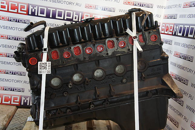 Двигатель вид с боку JEEP AMC242