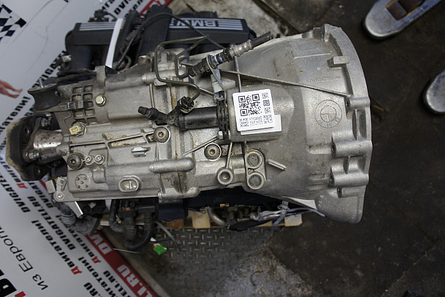 Фотография контрактного двигателя сверху BMW N52 B30 A