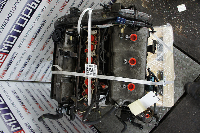Фотография контрактного двигателя сверху NISSAN VQ20DE 