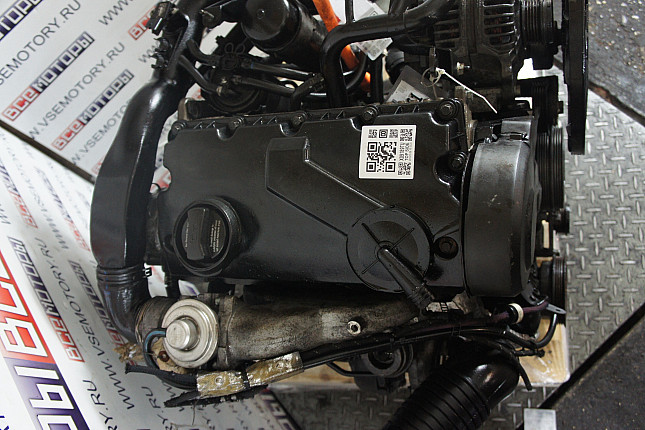 Фотография контрактного двигателя сверху VW AWX