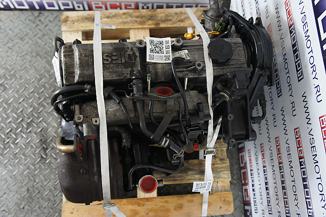 Фотография контрактного двигателя сверху SUZUKI RF