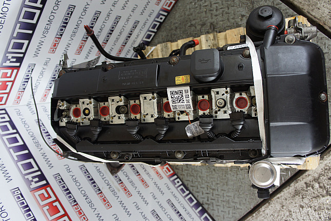 Фотография контрактного двигателя сверху BMW m52tu