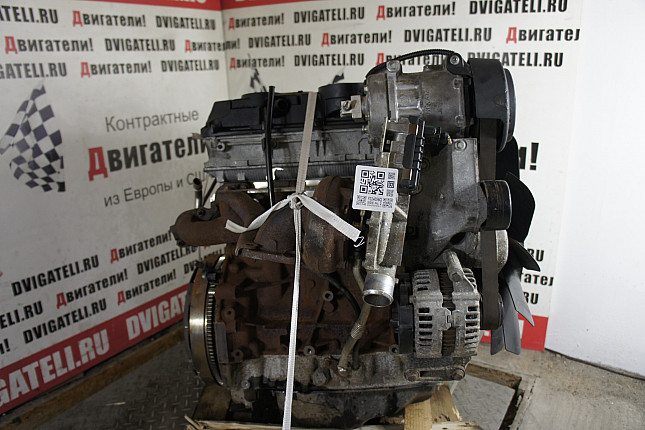 Двигатель вид с боку Land Rover 244DT