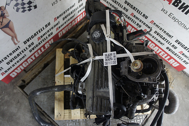 Фотография контрактного двигателя сверху Chrysler K