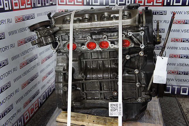 Двигатель вид с боку HONDA F18B2