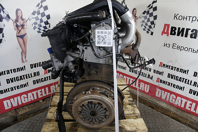 Двигатель вид с боку Fiat WJZ (DW8)