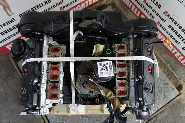 Фотография контрактного двигателя сверху Audi AKE