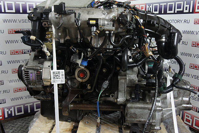 Двигатель вид с боку HONDA B16A2 