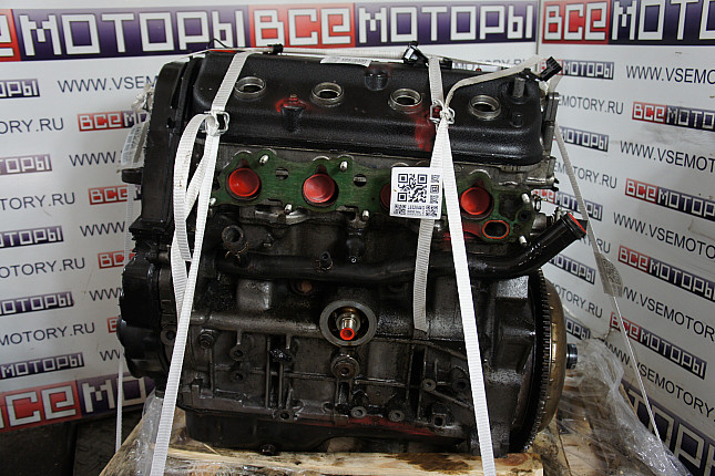 Двигатель вид с боку HONDA F22B2