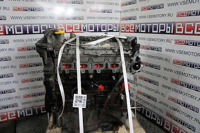 Двигатель вид с боку RENAULT K4J 730