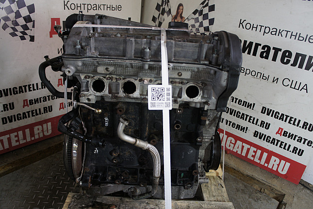Двигатель вид с боку Skoda AGU