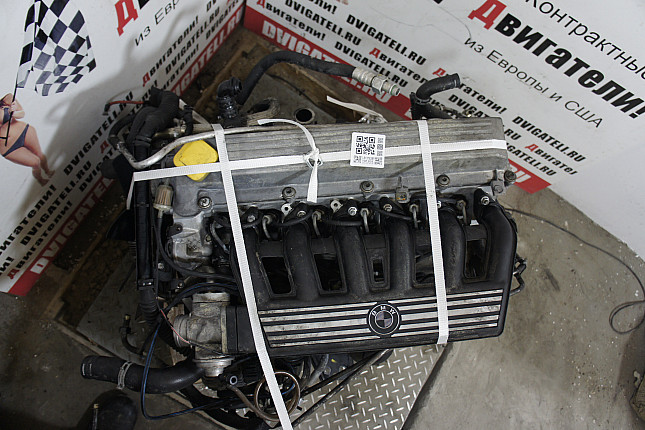 Фотография контрактного двигателя сверху Land Rover 25 6T (BMW)