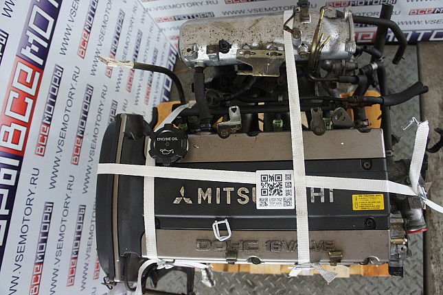 Фотография контрактного двигателя сверху MITSUBISHI 4G63 